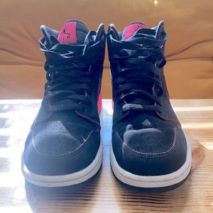 Black & Pink Air Jordan’s (high top) size 6.5